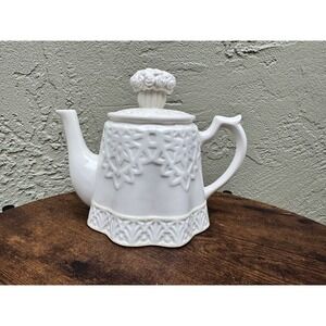 Lenox Y2k Butler's Pantry Garden Party Teapot China Collectible Decor China